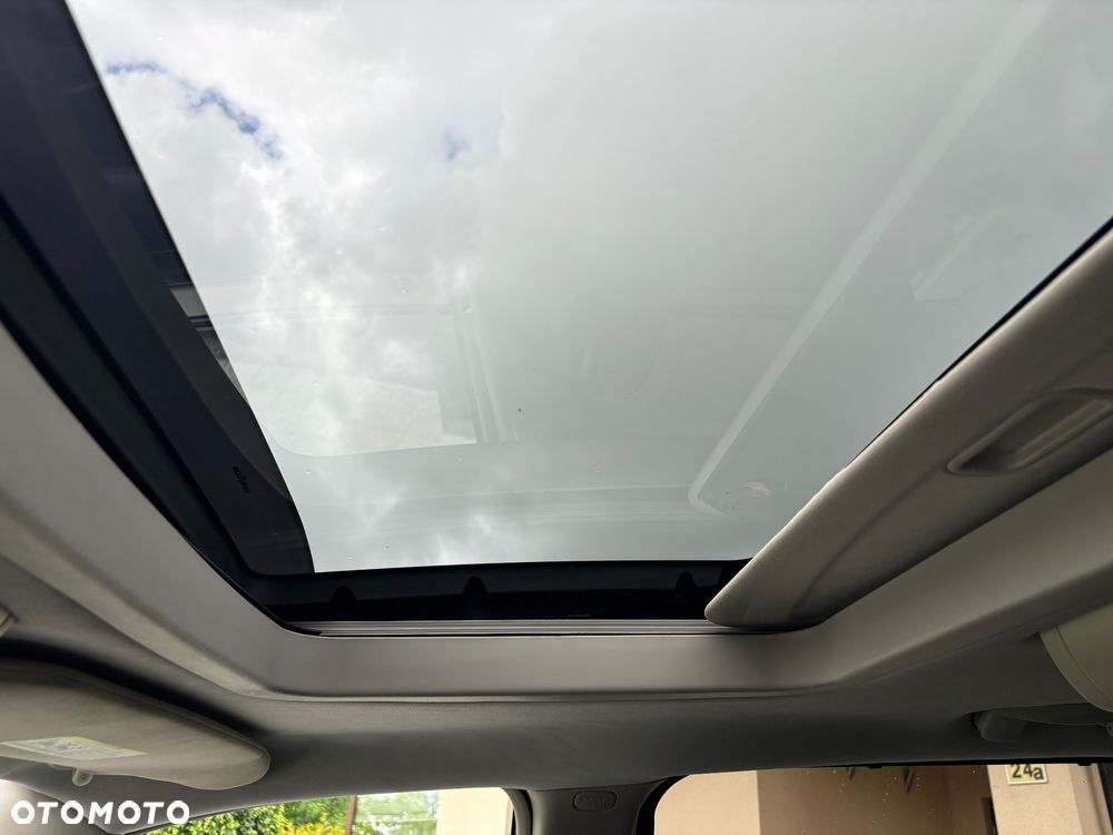 Chrysler Town & Country - 16