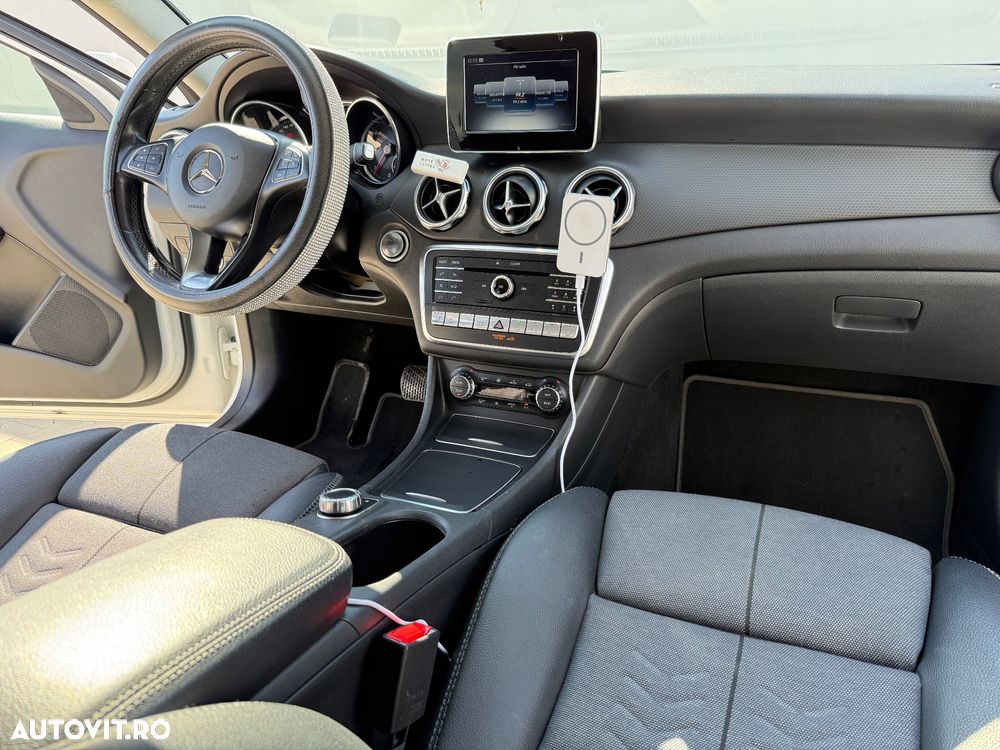 Mercedes-Benz GLA 200 d 4MATIC Aut. - 19