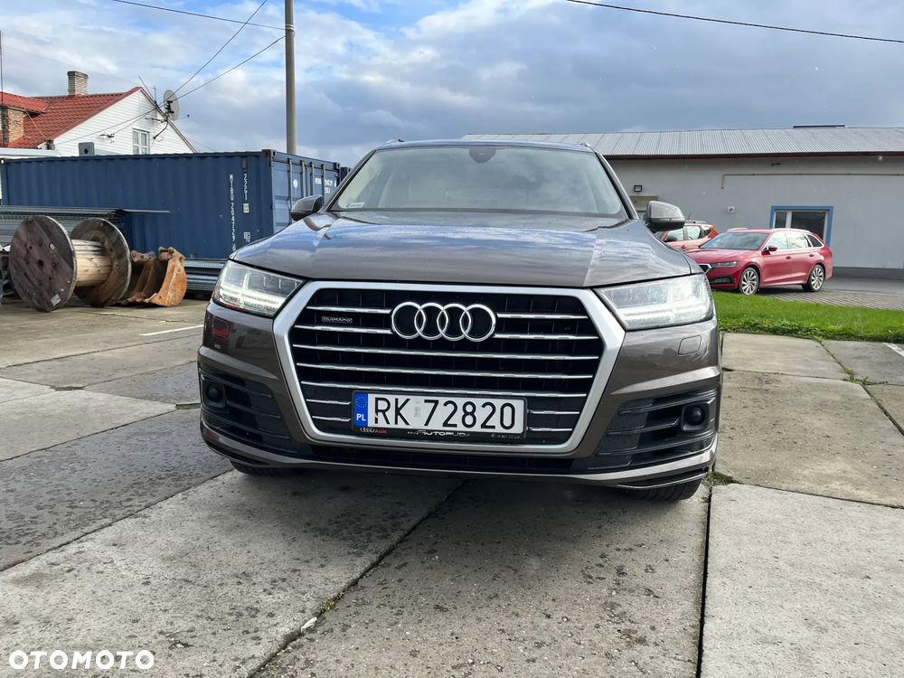Audi Q7 - 1