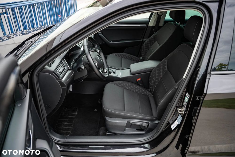 Skoda Superb 2.0 TDI Active DSG7 - 15