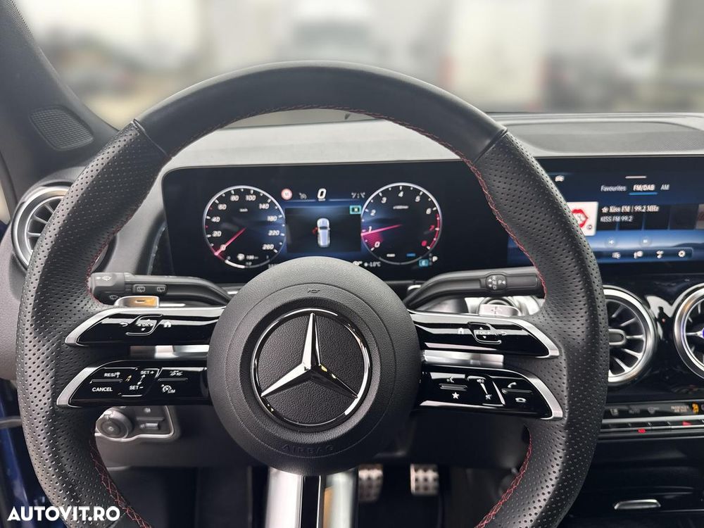 Mercedes-Benz GLB - 10