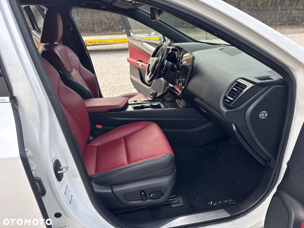 Lexus NX 450h+ Prestige AWD - 24