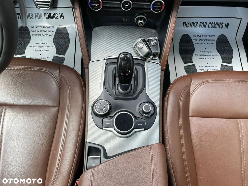 Alfa Romeo Stelvio 2.0 Turbo 16V AT8-Q4 Super - 23