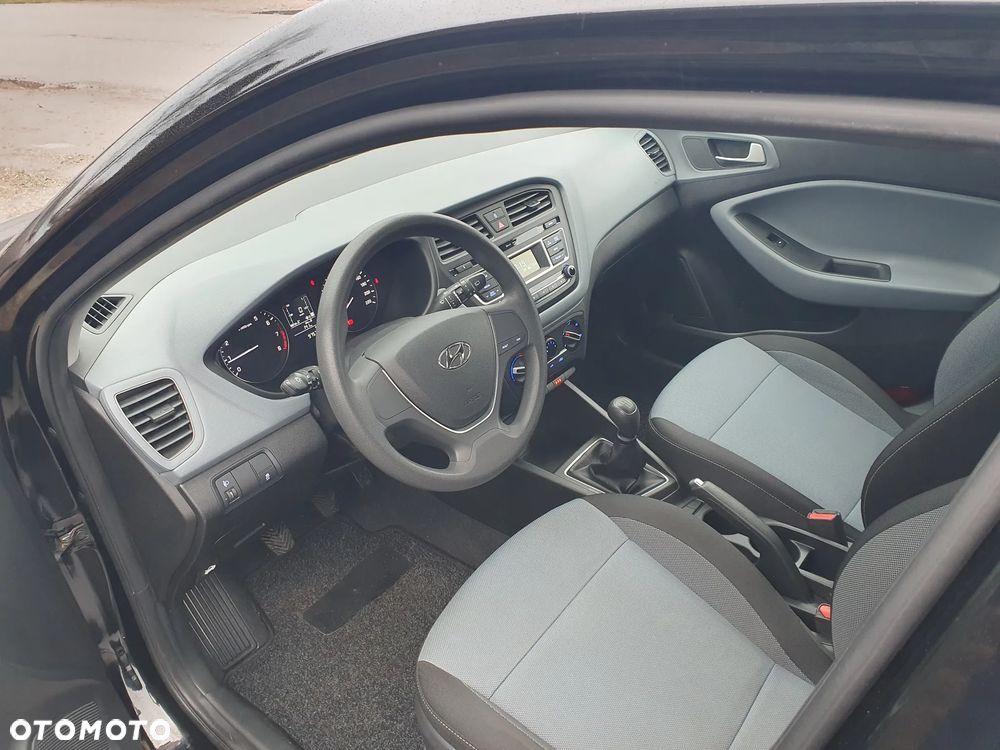 Hyundai i20 blue 1.2 Classic - 9