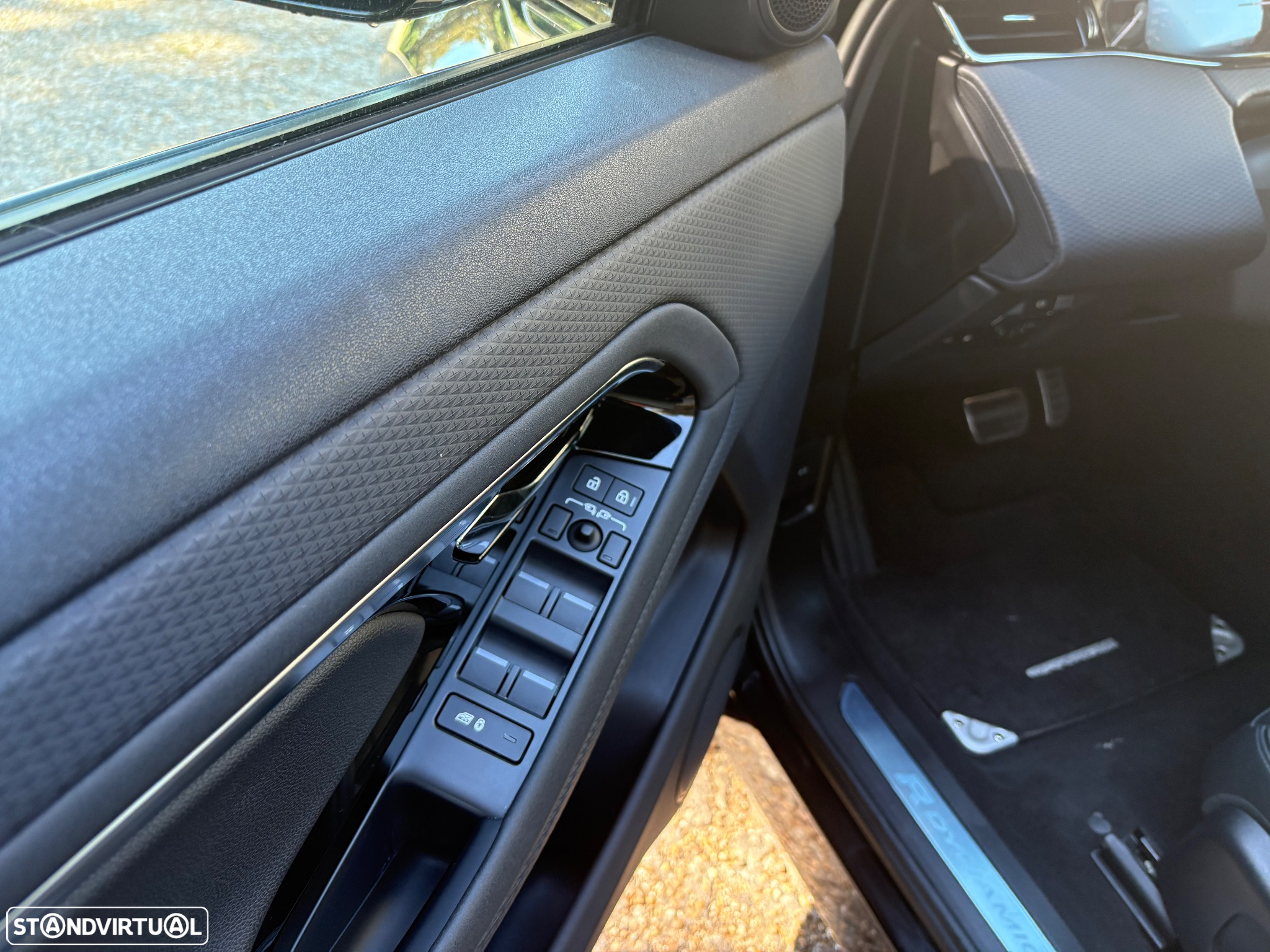 Land Rover Range Rover Evoque P300e S - 13