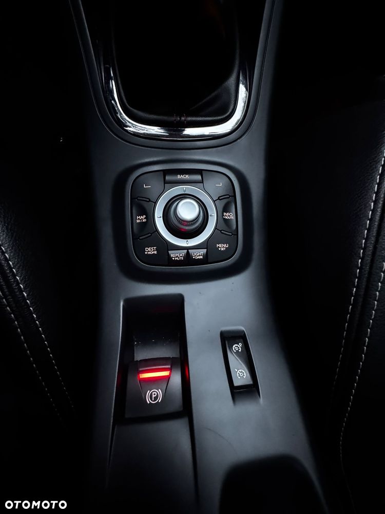 Renault Megane TCe 180 Dynamique - 8