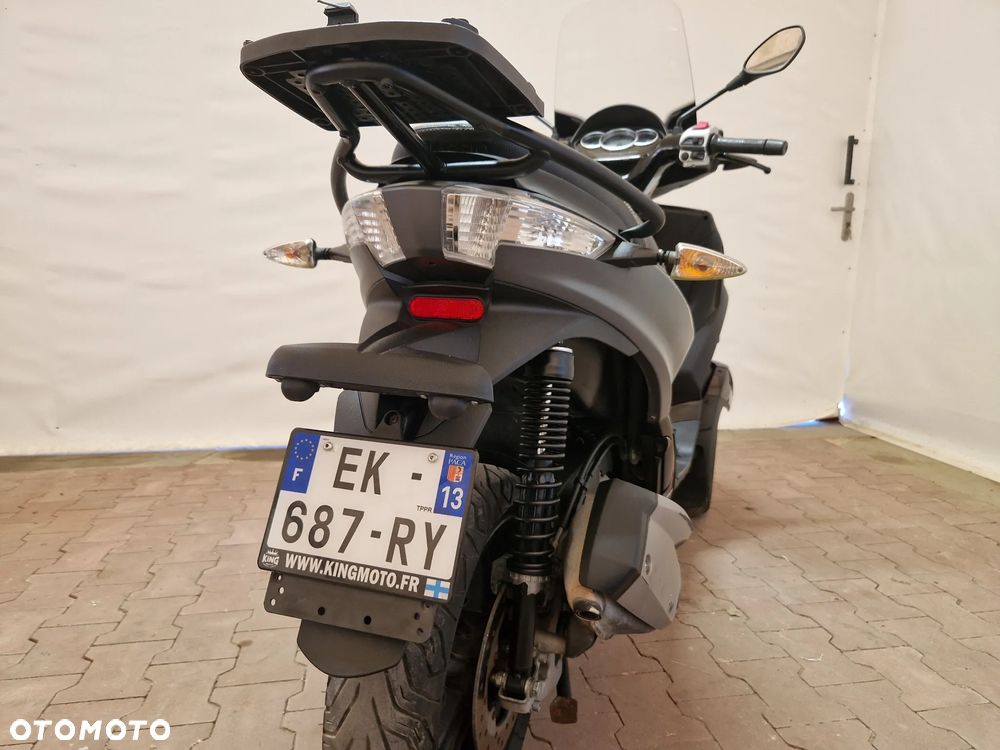 Piaggio MP-3 - 23