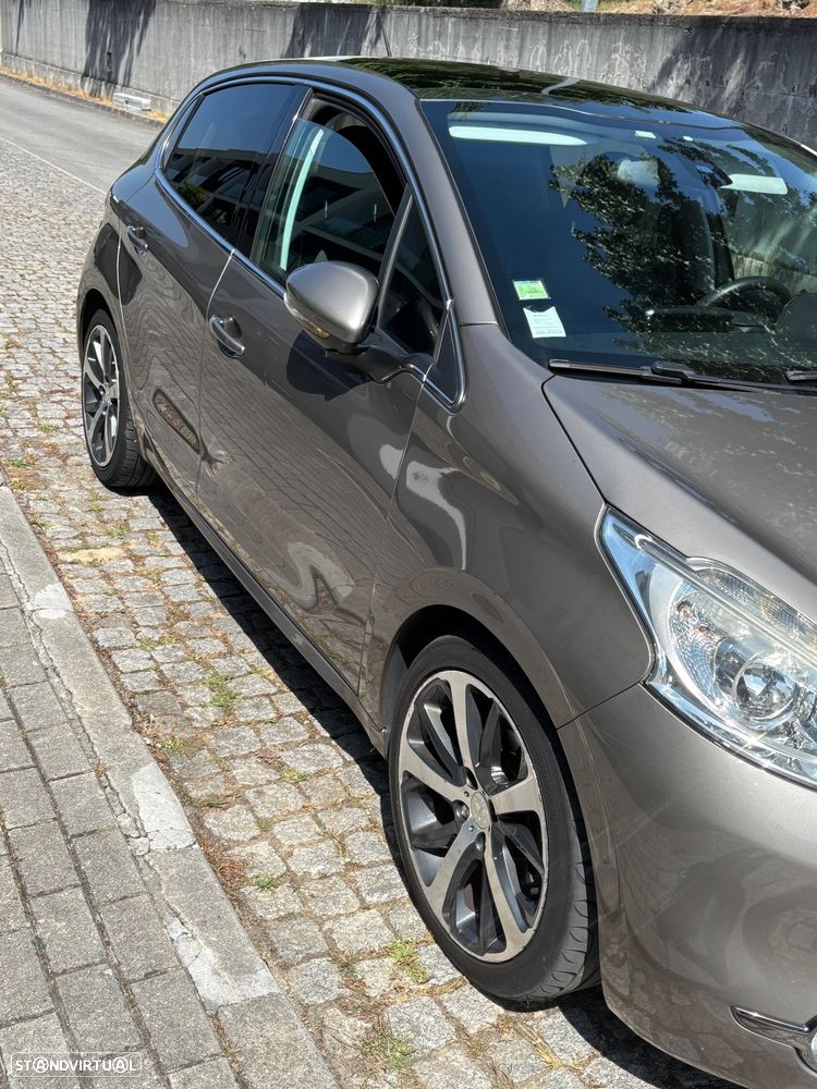 Peugeot 208 - 3