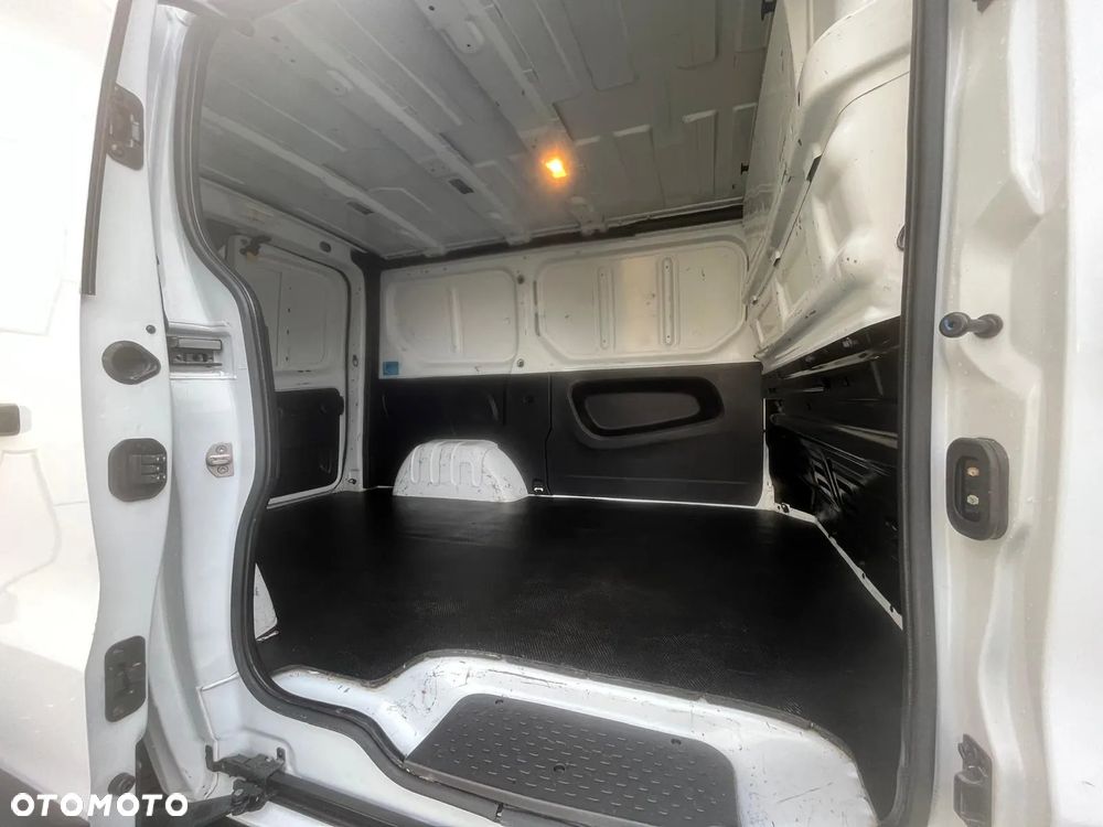 Renault Trafic - 6