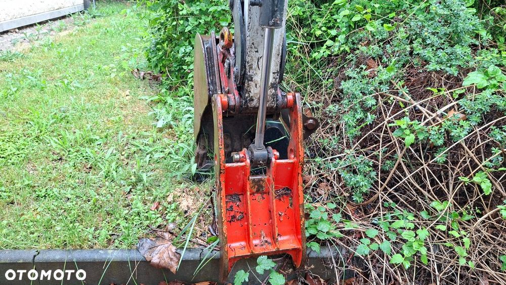 Bobcat E20 - 29
