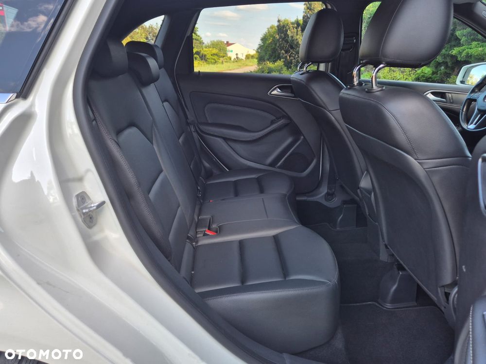 Mercedes-Benz Klasa B 180 CDI (BlueEFFICIENCY) - 34
