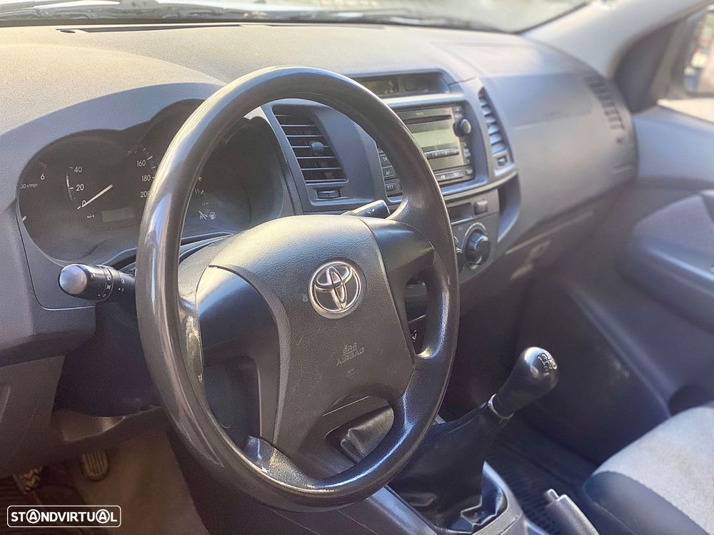 Toyota Hilux 2.5 D-4D 2WD CE - 13