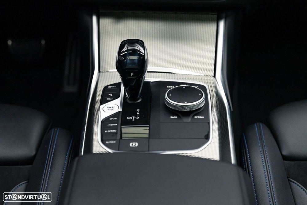 BMW 330 e iPerformance Pack M - 44
