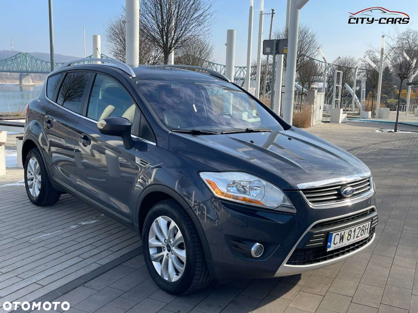 Ford Kuga - 10