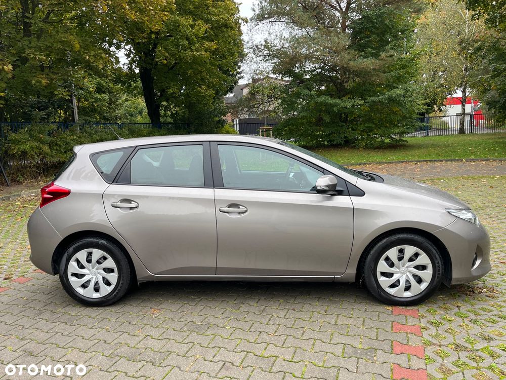 Toyota Auris 1.4 D-4D 2010 - 5
