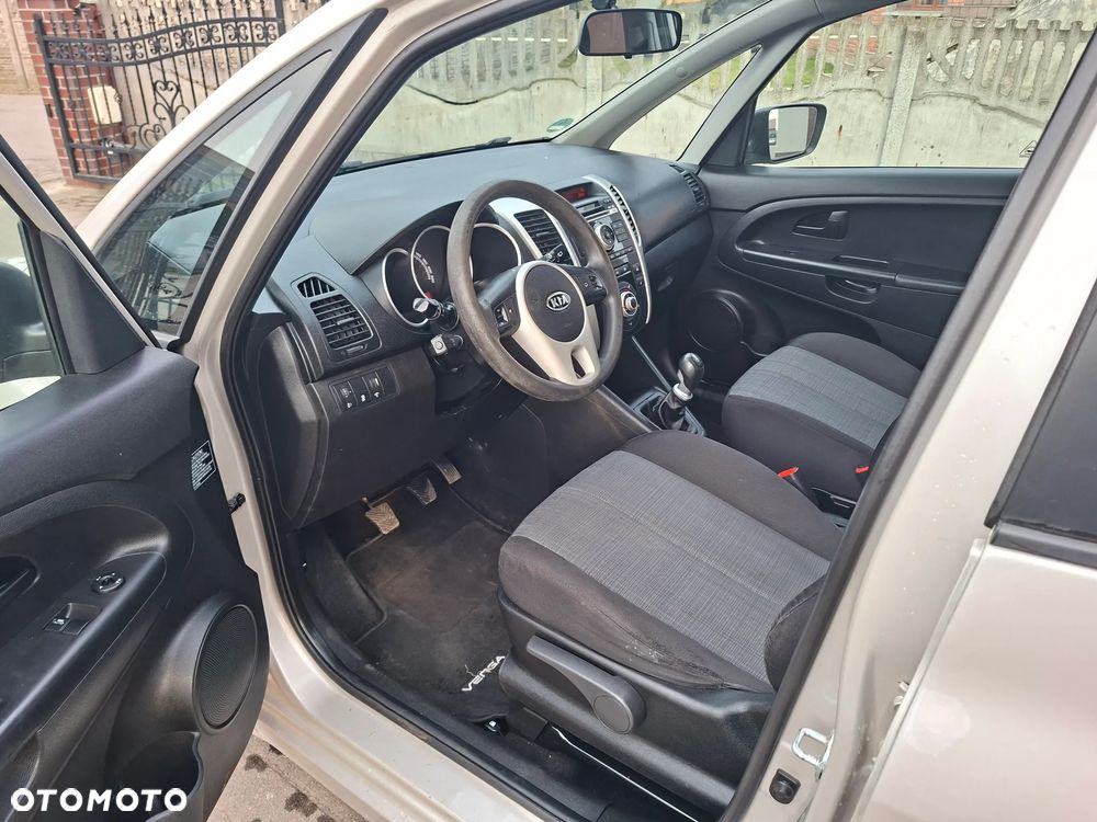 Kia Venga 1.4 CRDi 90 Attract - 6