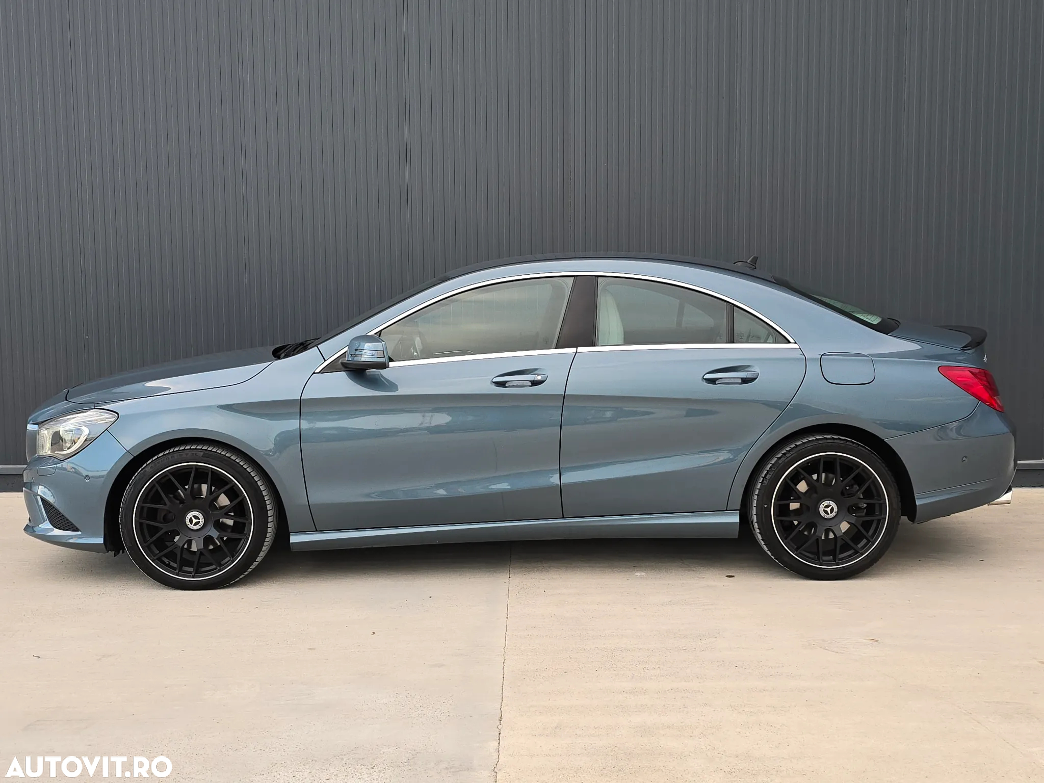 Mercedes-Benz CLA - 12