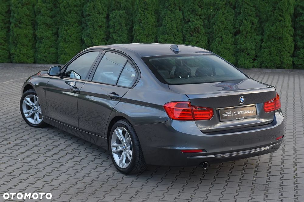 BMW Seria 3 318d Sport Line - 22