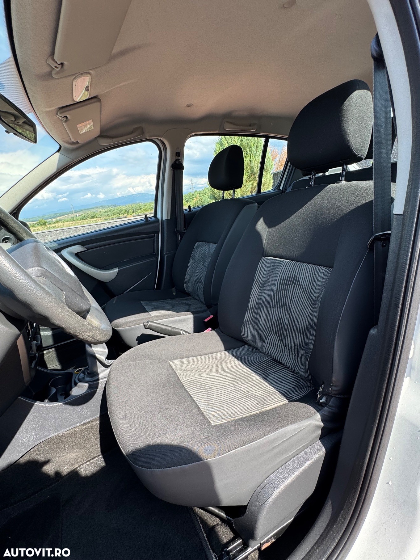 Dacia Sandero 1.2 16V 75 Laureate - 19