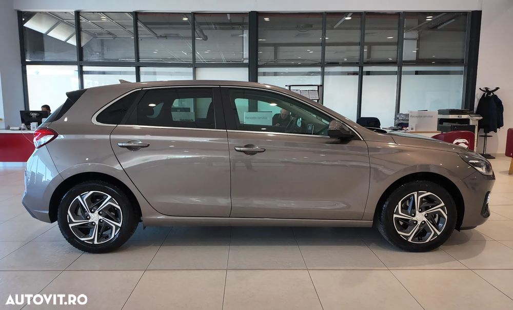 Hyundai i30 1.5 110CP M/T Highway - 9