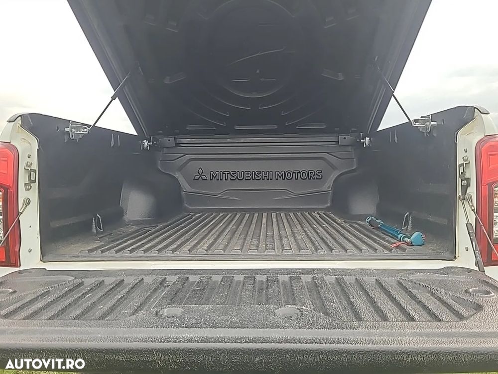 Mitsubishi L200 - 4