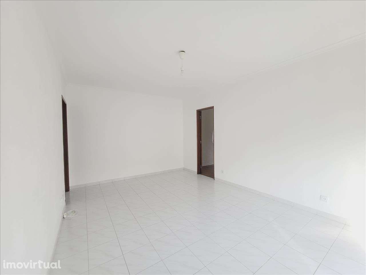 Apartamento T2 em Massamá - Grande imagem: 2/17