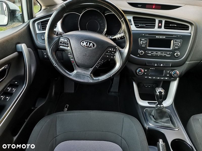 Kia Ceed 1.6 CRDi 128 Platinum Edition - 9