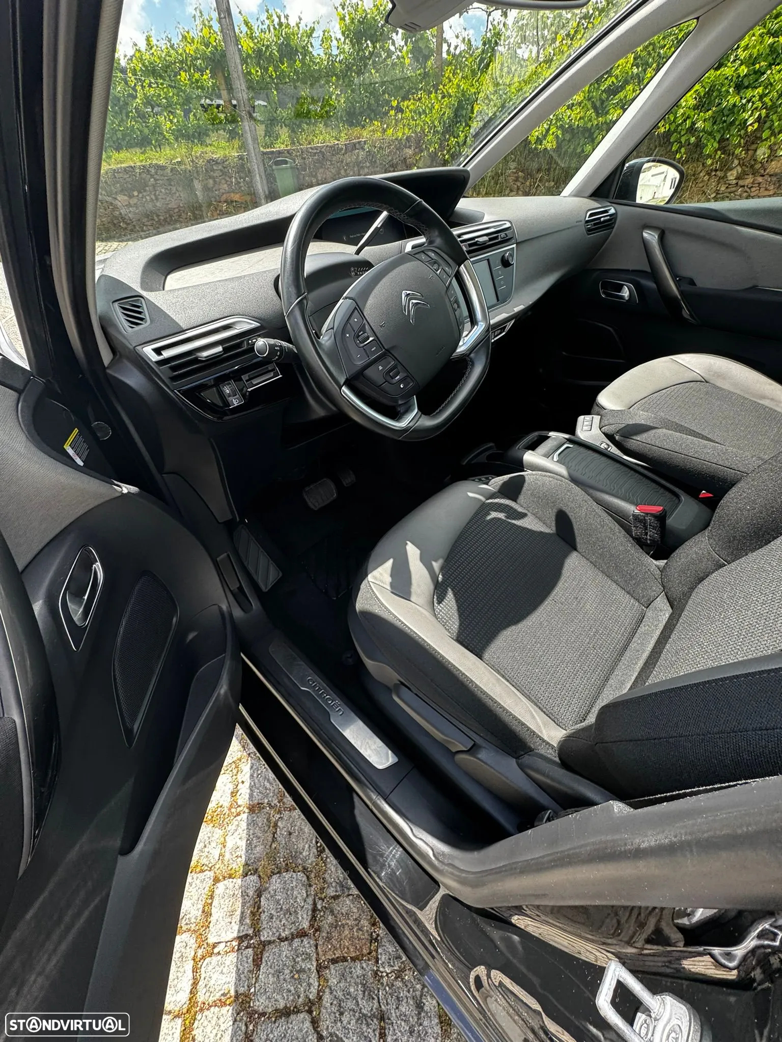 Citroën Grand C4 Spacetourer BlueHDi 130 Stop&Start EAT8 SHINE - 17