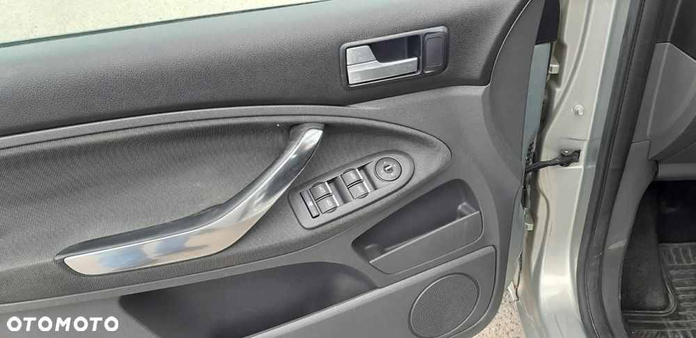 Ford C-MAX - 22