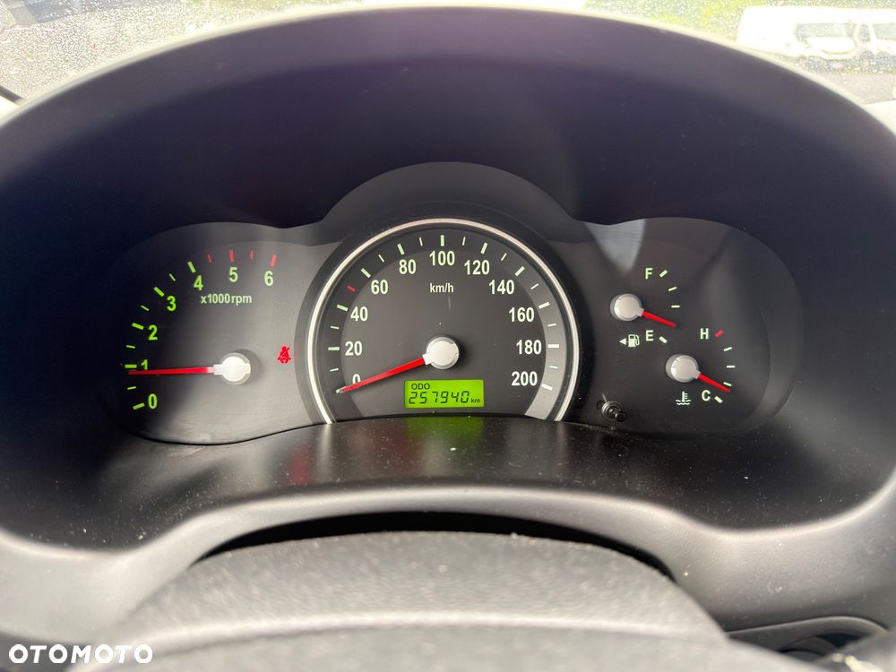 Kia Carnival 2.9 CRDi Voyage - 13