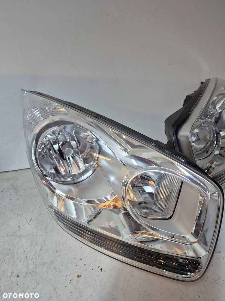 Kia Venga lampa przednia 92102-1P000 - 2