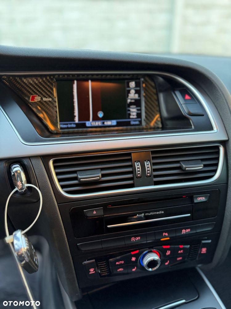 Audi A4 Avant 2.0 TDI quattro sport - 22