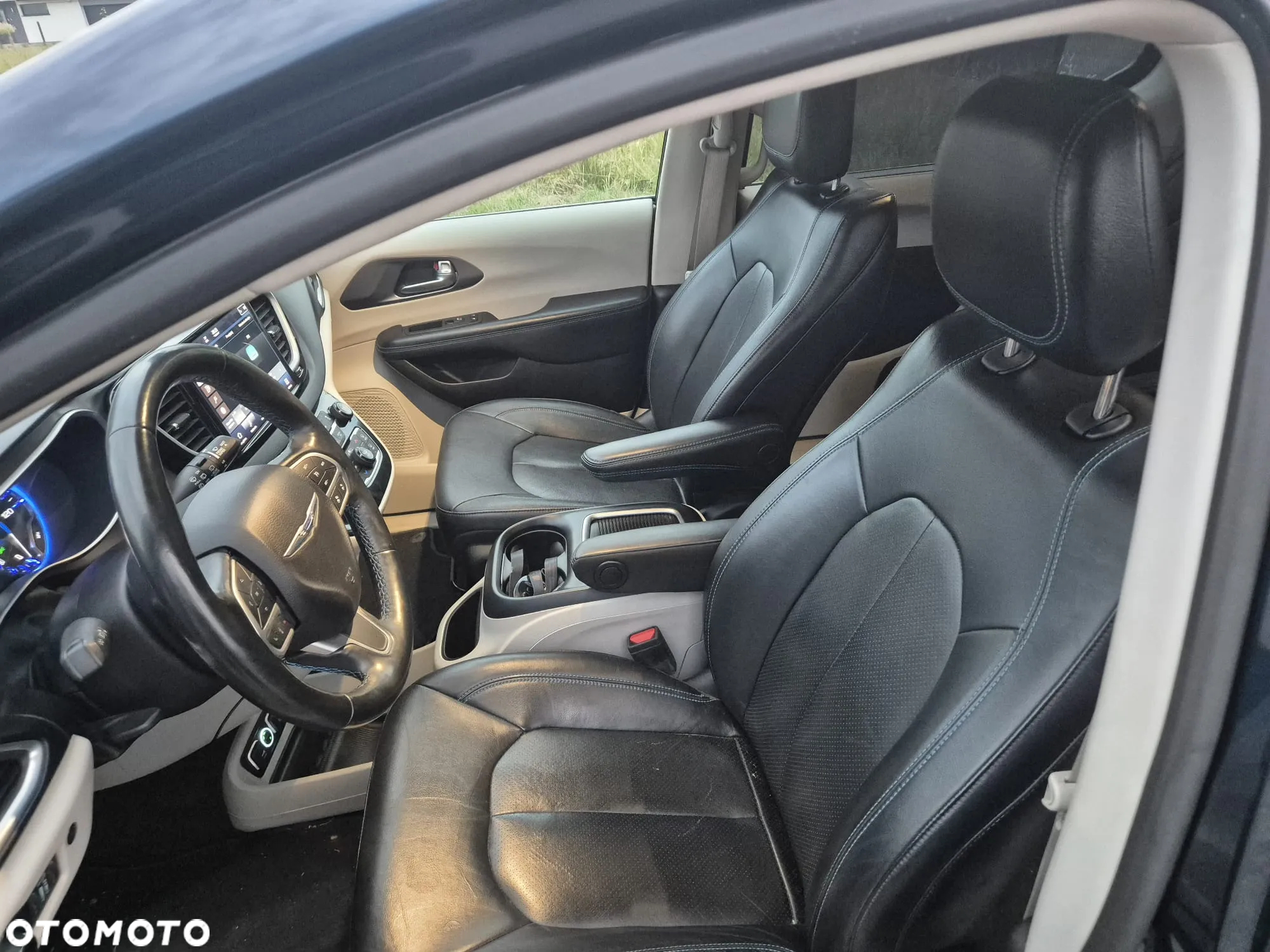 Chrysler Pacifica - 15