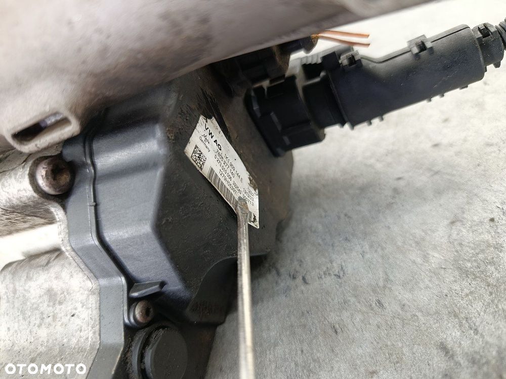 MAGLOWNICA PRZEKŁADNIA  ELEKTRYCZNA VW PASSAT B67805277140  0273010006 - 5