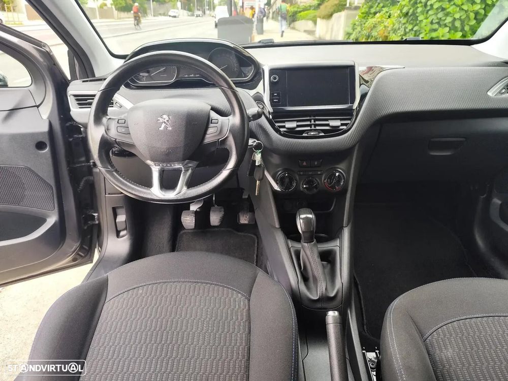 Peugeot 208 1.2 PureTech Style - 6