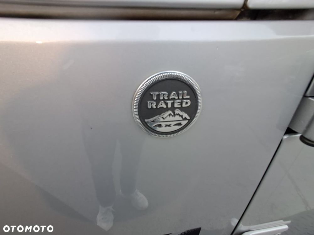 Jeep Wrangler Unlimited 3.8 Sport - 27