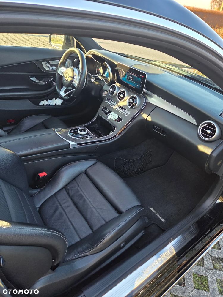 Mercedes-Benz Klasa C 300 4Matic 9G-TRONIC AMG Line Plus - 14