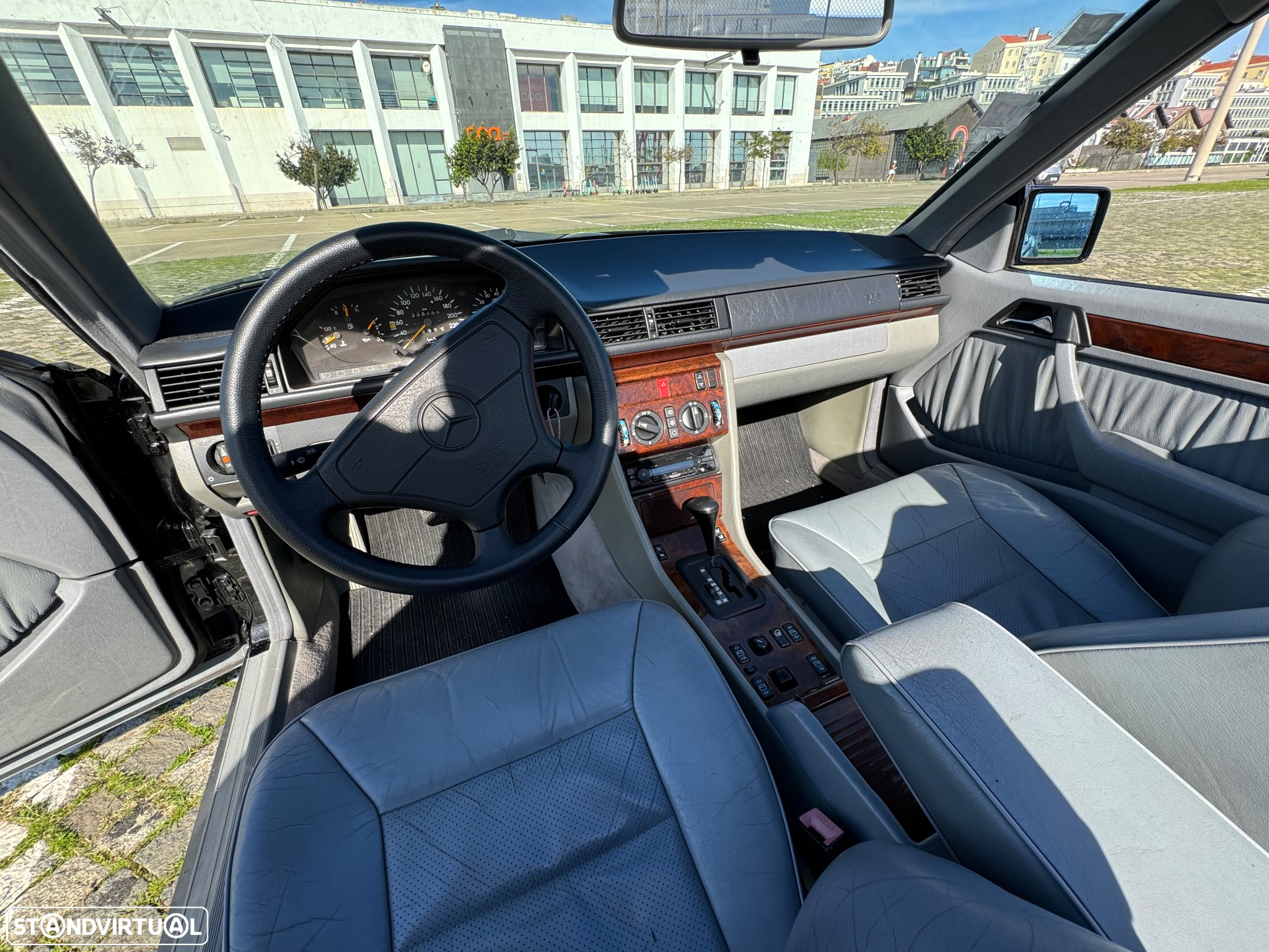 Mercedes-Benz E 200 - 3