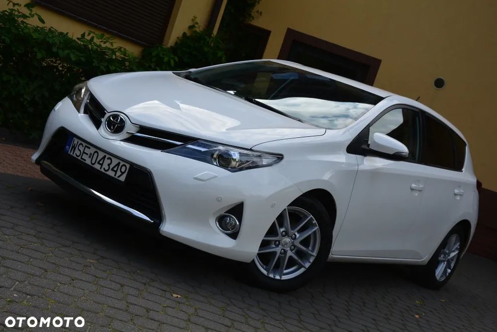 Toyota Auris 1.6 Premium Comfort - 17