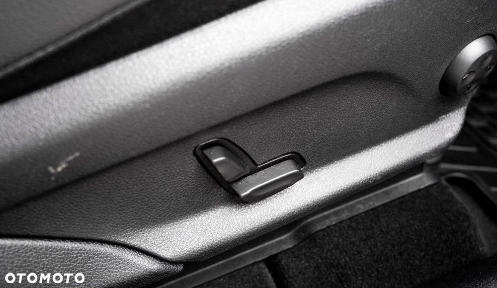 Mercedes-Benz GLC 300 e 4-Matic - 12