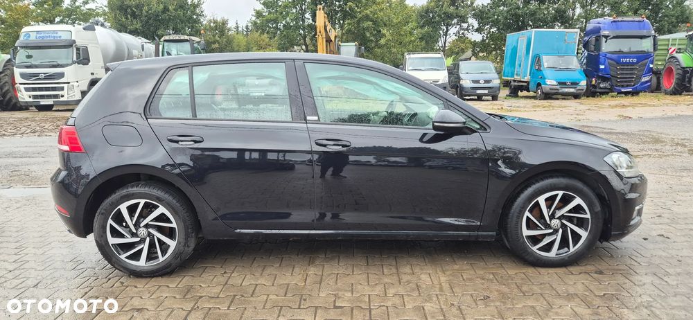 Volkswagen Golf - 11