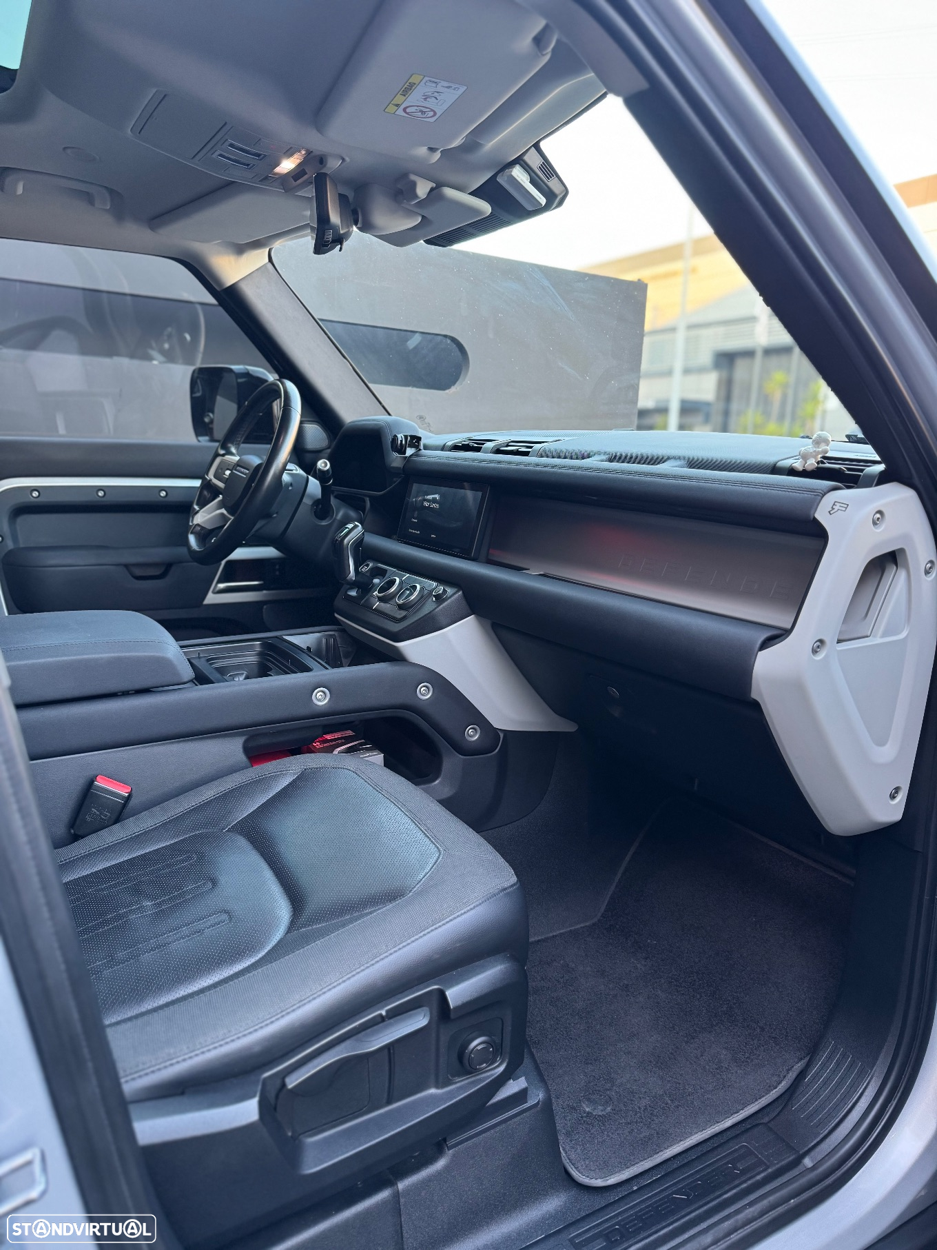 Land Rover Defender 2.0 D 110 AWD SE - 12