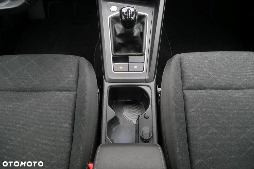 Volkswagen Golf - 11