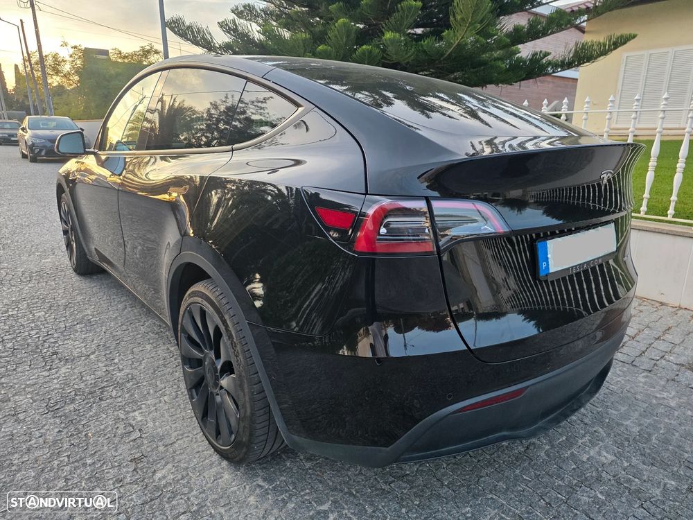 Tesla Model Y Long Range Dual Motor AWD - 13