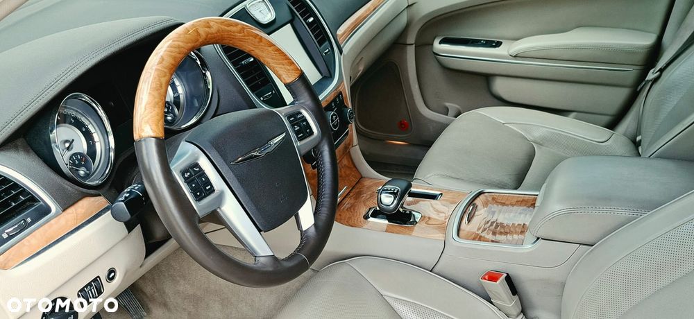 Chrysler 300C - 9