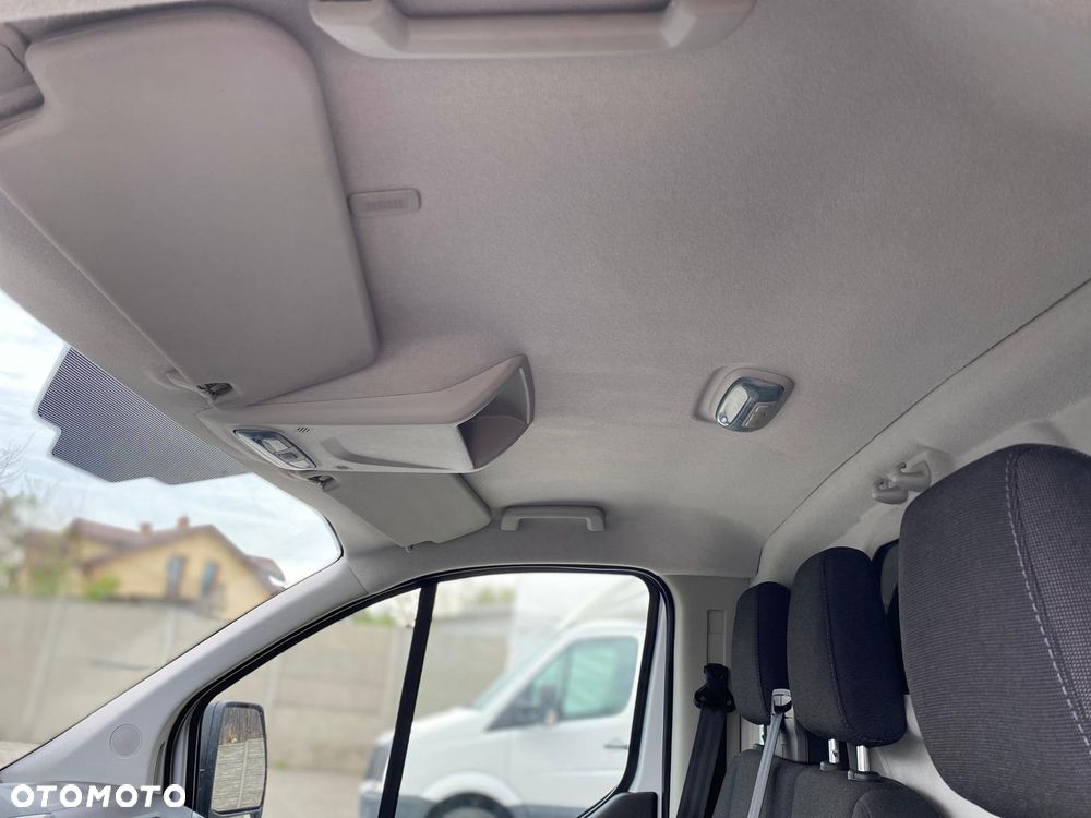 Ford TRANSIT CUSTOM - 12