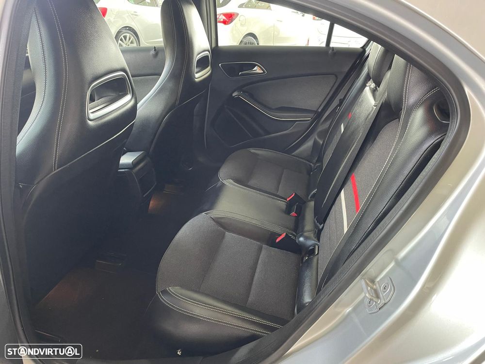 Mercedes-Benz A 180 (BlueEFFICIENCY) Urban - 18