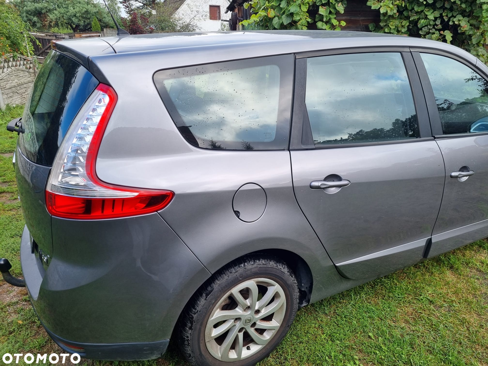 Renault Grand Scenic - 10