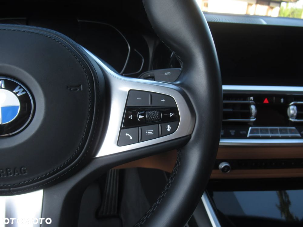 BMW Seria 3 320i xDrive Sport Line - 14