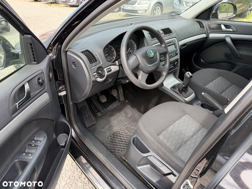 Skoda Octavia 1.6 Elegance - 22